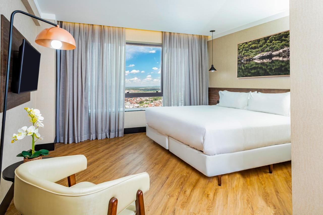 Nh Hotel Feira De Santana Exteriör bild